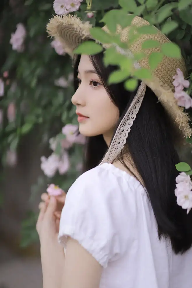 中国台湾喀什私人伴游李菲儿